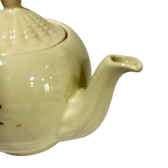Vintage USA Shawnee Teapot creamy white ceramic & hand painted floral design - Picture 5 of 13